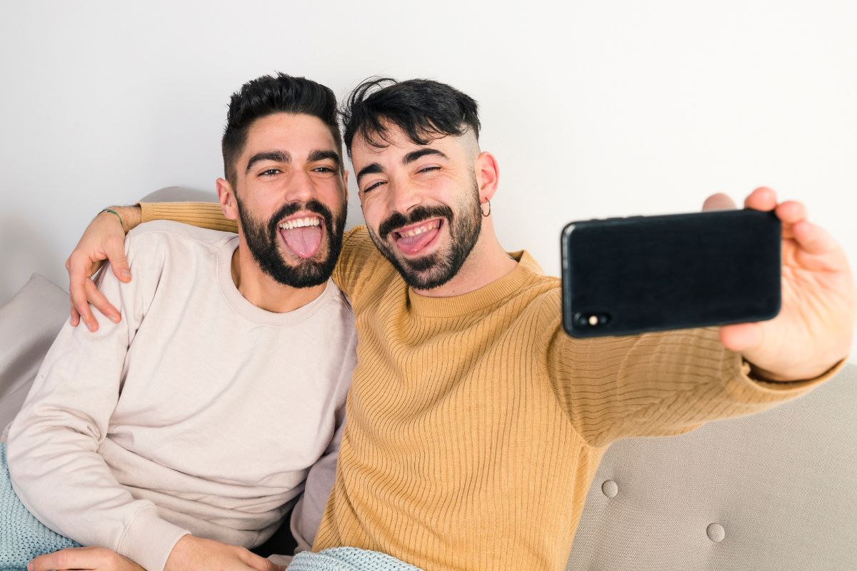 INVESTIGACIÓN DE INFIDELIDAD EN RELACIONES GAY